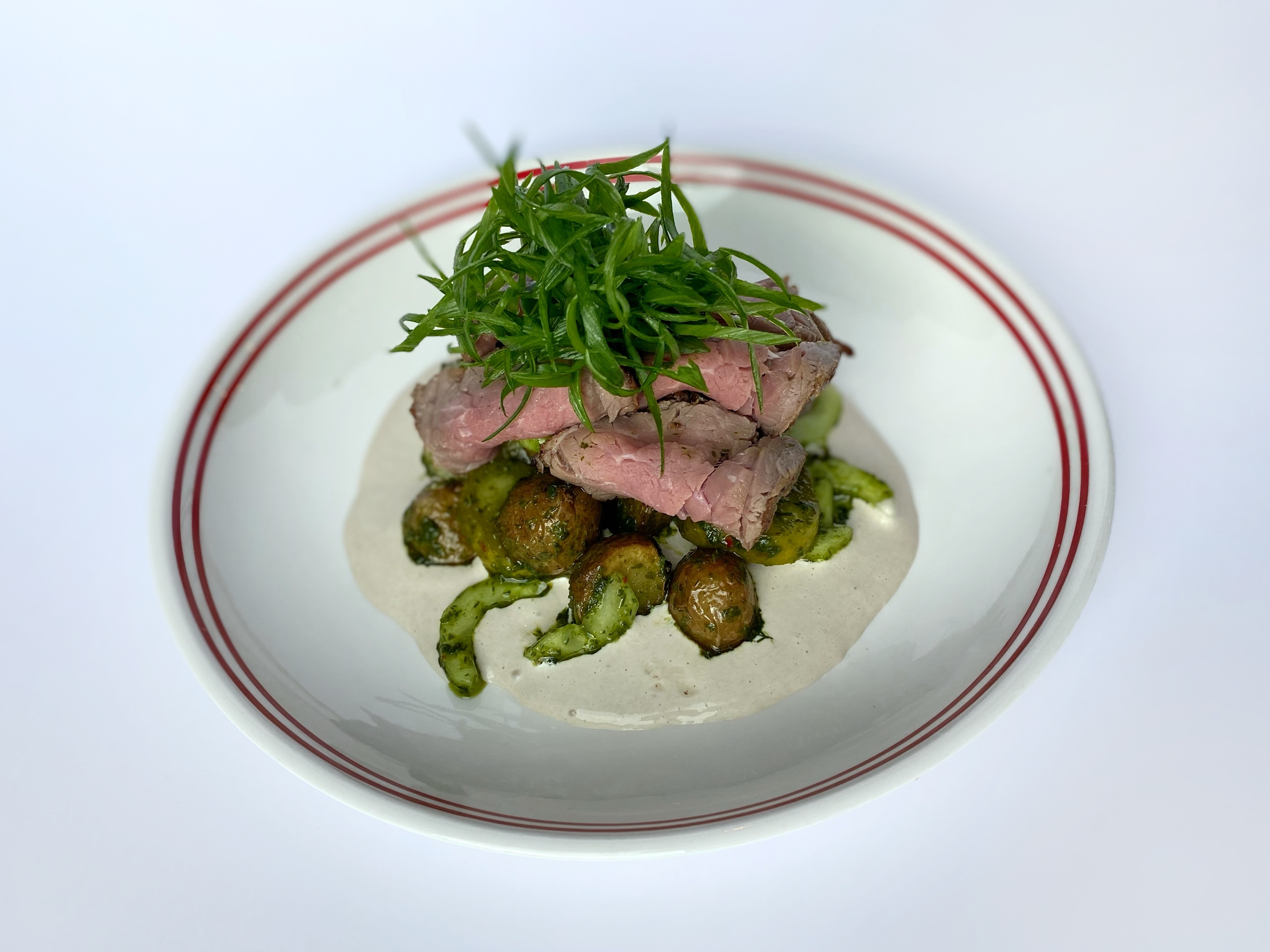 <span style="color: rgb(34, 34, 34);">Salad with roast beef and baby potatoes, chimichurri and tonnato</span>