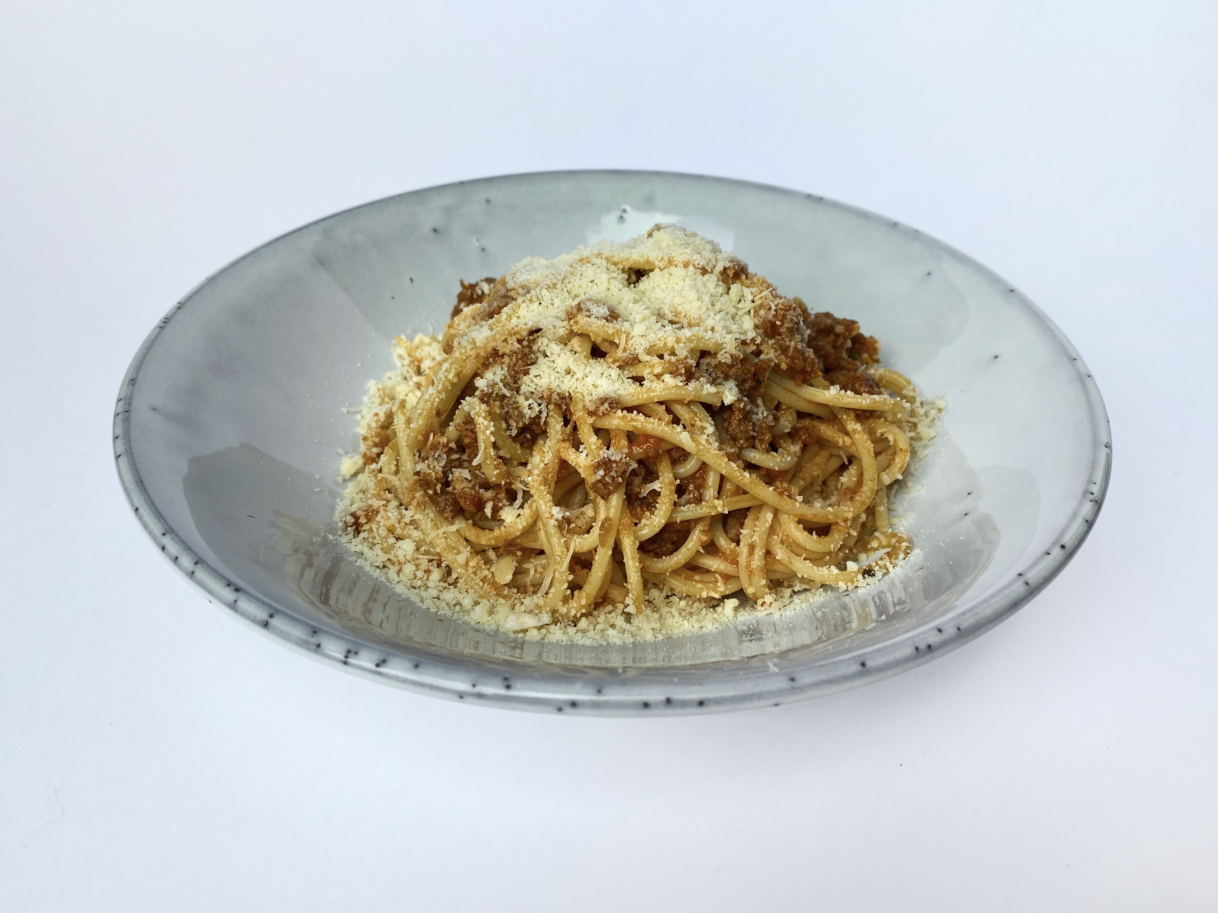 <span color-type="color" style="color: #000000;">Spaghetti Bolognese with 8-hour-stewed &nbsp;ragout</span>