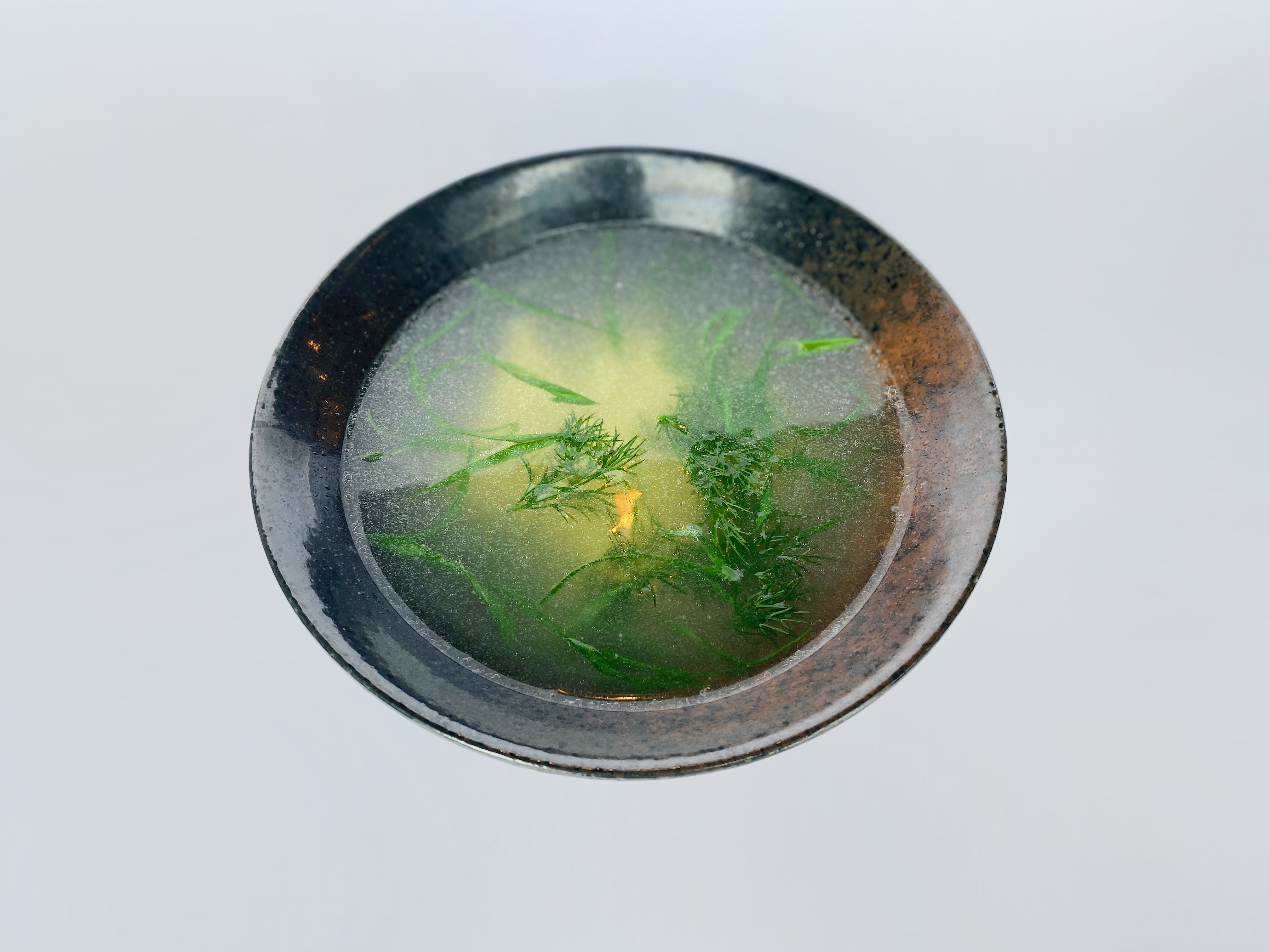 Куриный суп с домашней лапшой с зеленью
